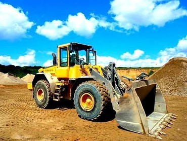 VOLVO L90F