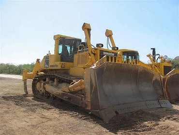 Komatsu D375A-5