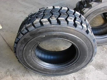 Шины для мини-погрузчиков JCB, Volvo, Bobcat и других