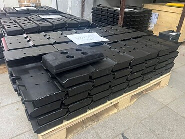 Трак на асфальтоукладчик Bomag L300 для всех марок спецтехники