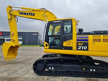 Komatsu PC210-10M0