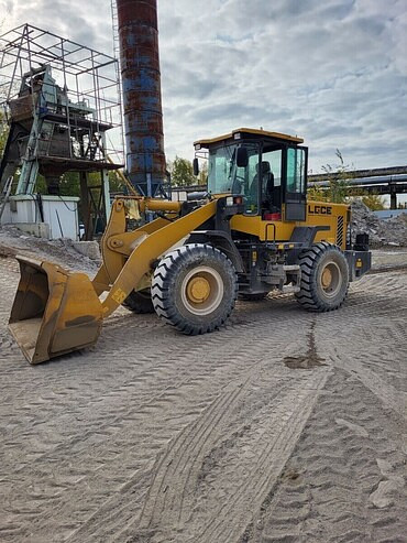 Уборка снега зимой