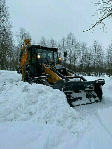 Копка траншей, котлованов, фундаментов