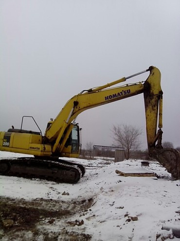 Komatsu 220, Hitachi 220