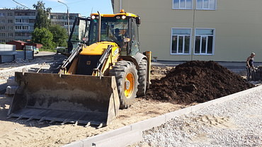 Работы по укладке асфальта