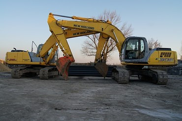 NEW HOLLAND, HITACHI