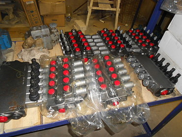 Быстросъёмные механизмы и гидравлическая система для техники и оборудование