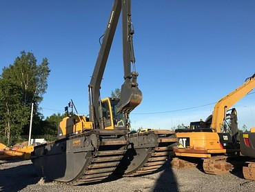 VOLVO EC140