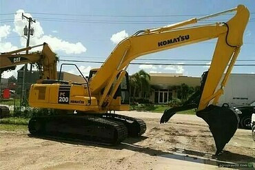 Komatsu PC200