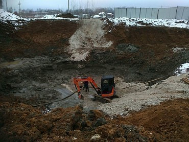 Копка траншей под фундамент
