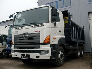 HINO 700