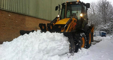 Уборка территории от снега