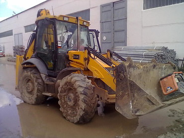 Погрузчик с обратной лопатой JCB 3СХ