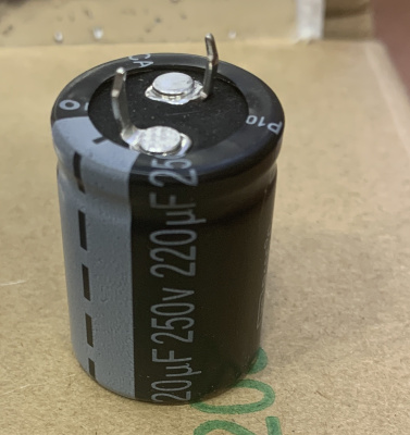 220 мкФ 250 В 22x30 HS, конденсатор Jamicon