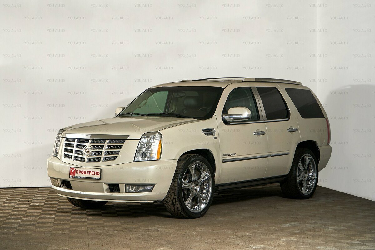 Купить Cadillac Escalade 🚘 6.2 л (409 л.с.) 2010 года ❗ за 949 000 ₽ c  пробегом 136 000 км в Москве | Проверенные БУ авто на BIPS