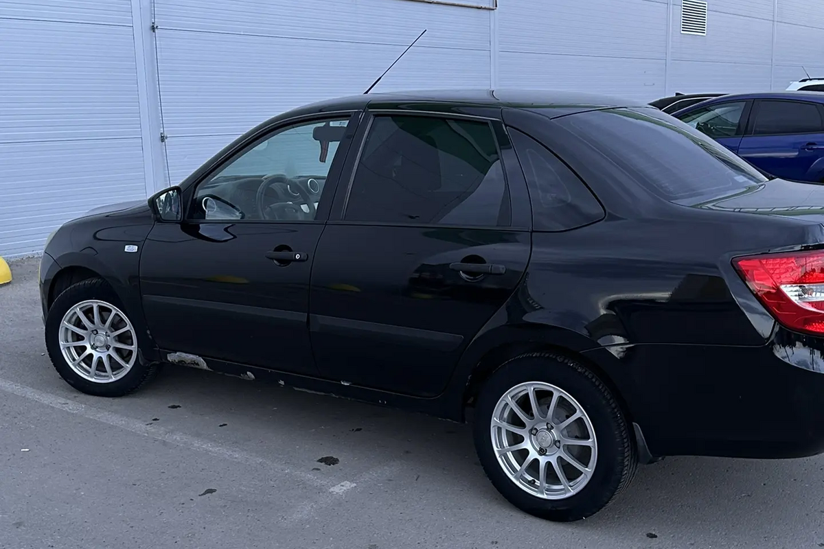 Lada Granta 2015, 129 000 км, 1.6 л, 106 л.с., фото 2