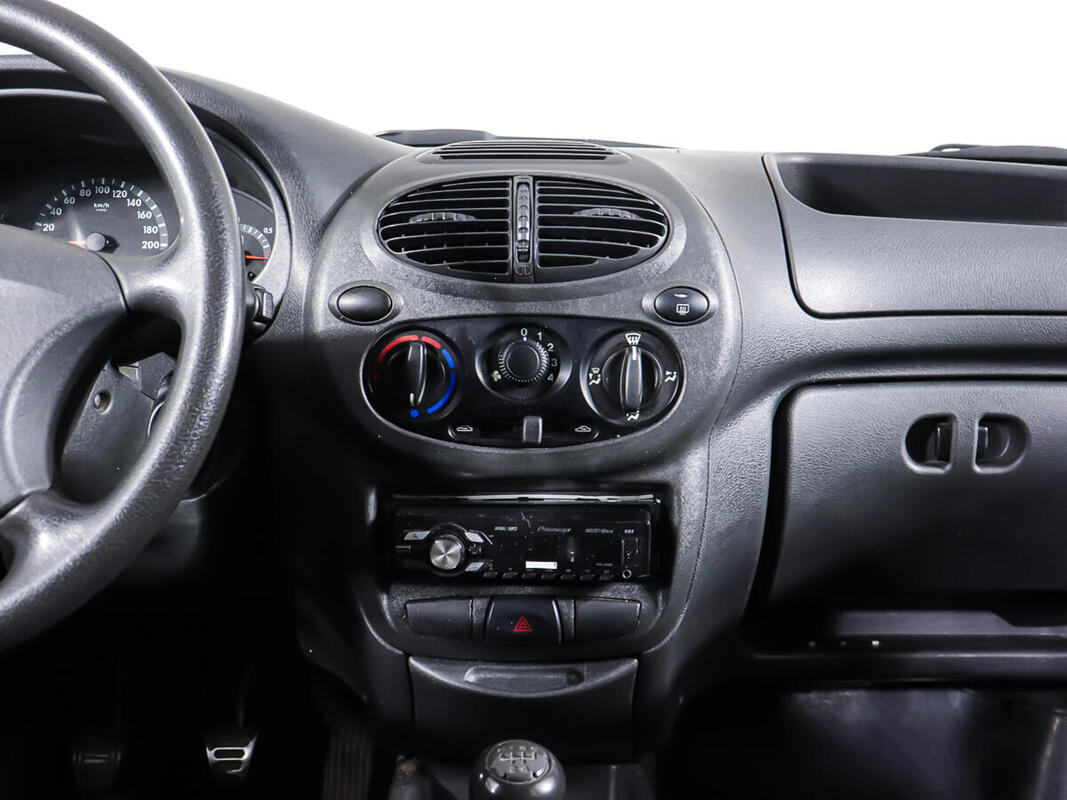 Купить б/у Lada (ВАЗ) Kalina I 1.6 MT (81 л.с.) бензин механика в Сальске: сереб