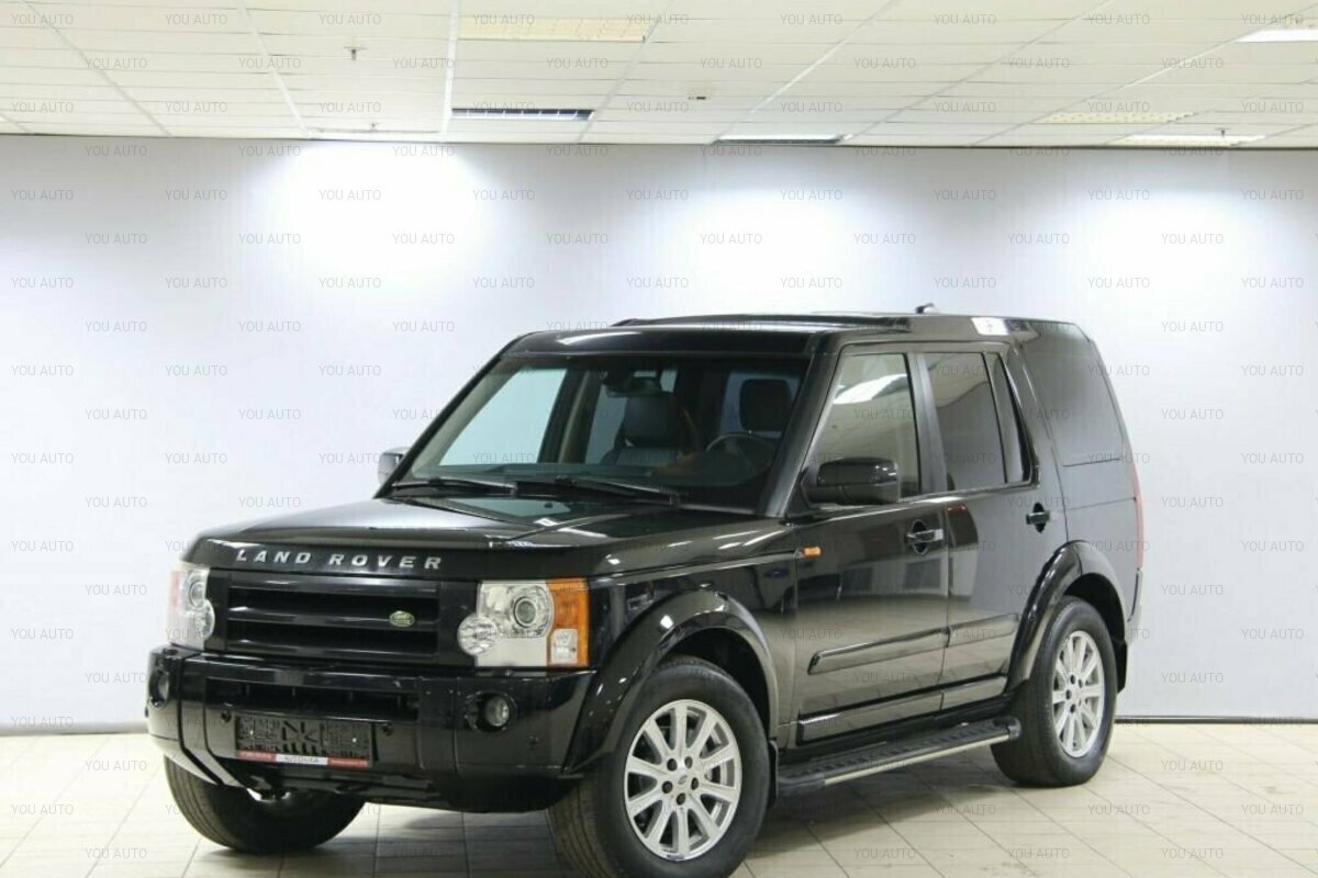 Land Rover Discovery 2009. Land Rover Discovery IV 2.7 td at (190 л.с.) белый с пробегом. Land Rover Discovery IV 2.7 td at (190 л.с.) коричневый с пробегом. Land Rover Discovery III 2.7 td at (190 л.с.) чёрный с пробегом на снегу.