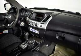 Mitsubishi L200 2013, 136 358 км, 2.5 л, 136 л.с., фото 1
