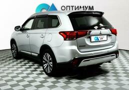 Mitsubishi Outlander 2018, 83 428 км, 3.0 л, 227 л.с., фото 2