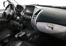 Mitsubishi Pajero Sport 2013, 138 523 км, 2.5 л, 178 л.с., фото 2