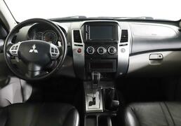Mitsubishi Pajero Sport 2013, 138 523 км, 2.5 л, 178 л.с., фото 3