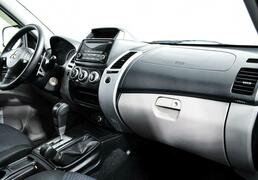 Mitsubishi Pajero Sport 2015, 116 524 км, 2.5 л, 178 л.с., фото 3