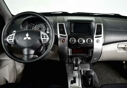 Mitsubishi Pajero Sport 2013, 137 459 км, 2.5 л, 178 л.с., фото 4