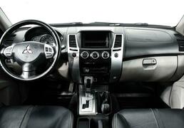 Mitsubishi Pajero 2014, 126 524 км, 2.5 л, 178 л.с., фото 3