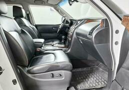 Nissan Patrol 2010, 163 646 км, 5.6 л, 405 л.с., фото 1