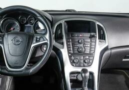 Opel Astra 2012, 141 356 км, 2.0 л, 131 л.с., фото 4