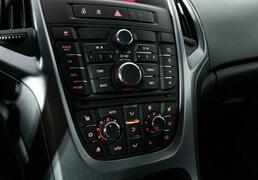 Opel Astra 2013, 132 749 км, 1.4 л, 140 л.с., фото 2