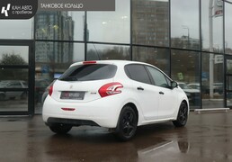 Peugeot 208 2013, 176 000 км, 1.0 л, 68 л.с., фото 3