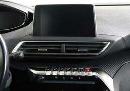 Peugeot 5008 2018, 82 218 км, 1.5 л, 130 л.с., фото 2
