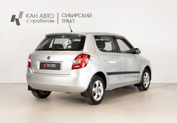 Skoda Fabia 2010, 210 500 км, 1.6 л, 105 л.с., фото 3