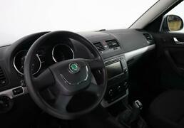 Skoda Yeti 2011, 151 345 км, 1.2 л, 105 л.с., фото 4