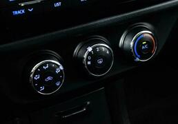 Toyota Corolla 2015, 112 248 км, 1.6 л, 122 л.с., фото 4