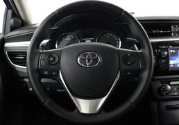 Toyota Corolla 2013, 131 498 км, 1.6 л, 122 л.с., фото 1