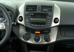 Toyota RAV4 2011, 152 464 км, 2.0 л, 158 л.с., фото 2