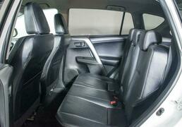 Toyota RAV4 2015, 110 217 км, 2.0 л, 146 л.с., фото 3