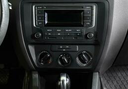 Volkswagen Jetta 2015, 113 569 км, 1.6 л, 105 л.с., фото 4