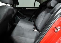 Volkswagen Jetta 2012, 143 853 км, 1.6 л, 105 л.с., фото 4