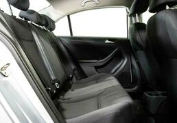 Volkswagen Jetta 2014, 124 245 км, 1.6 л, 105 л.с., фото 2
