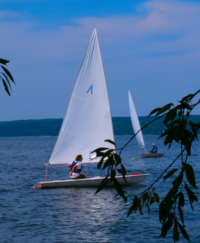 Тренировки на одиночных парусных яхтах: путь к уверенности и мастерству