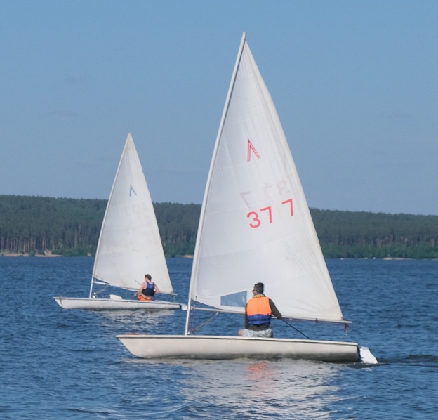 Тренировки и прогулки на парусниках