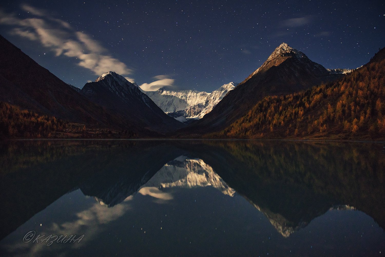 Белуха в освещении молодой Луны