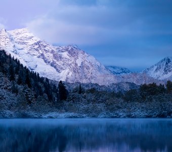 Гора Агепста и морозное утро на озере Кардывач