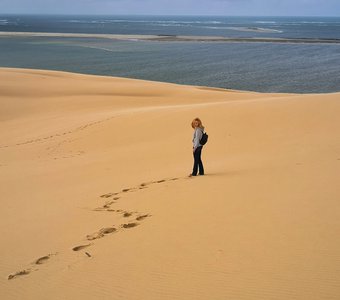 На вершине дюны в Пилах.