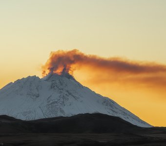 Вулкан Безымянный