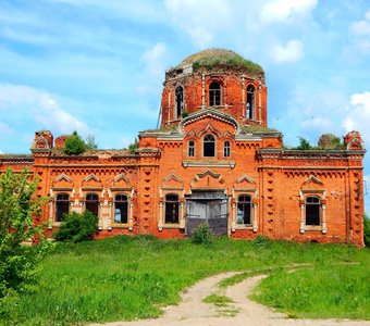 Церковь во имя Покрова Пресвятой Богородицы